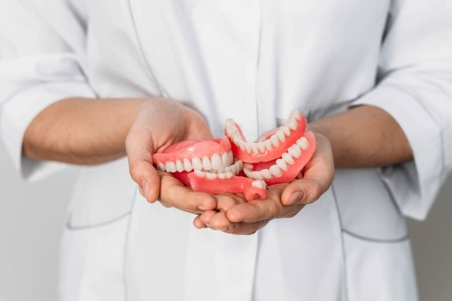 Snap-on dentures Snap-on dentures